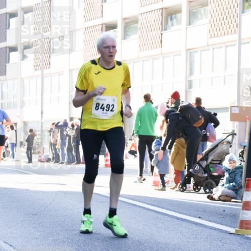 06.10.2024 - 19. swb-Marathon Bremen Matties Gatica Varas http://msf.ph/oto/7363600 06.10.2024 10:40:56 Laufen 8492 meine-sportfotos.de