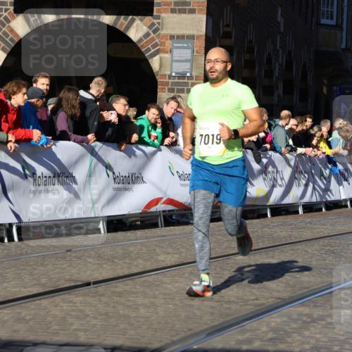06.10.2024 - 19. swb-Marathon Bremen Strokosch-Dieckow http://msf.ph/oto/7363615 06.10.2024 10:38:13 Ziel 7019, 8198, 8583 meine-sportfotos.de