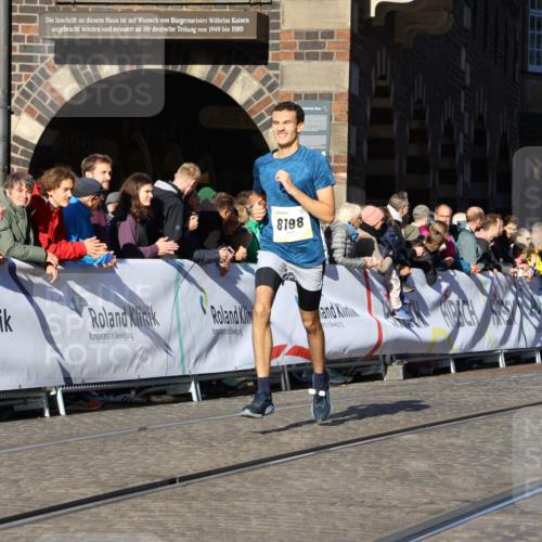 06.10.2024 - 19. swb-Marathon Bremen Strokosch-Dieckow http://msf.ph/oto/7363623 06.10.2024 10:38:22 Ziel 8198, 8792 meine-sportfotos.de