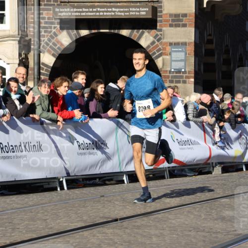 06.10.2024 - 19. swb-Marathon Bremen Strokosch-Dieckow http://msf.ph/oto/7363667 06.10.2024 10:38:22 Ziel 8198, 8792 meine-sportfotos.de