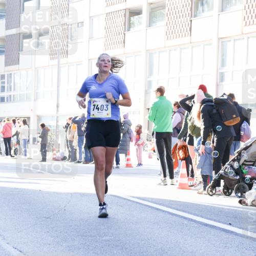06.10.2024 - 19. swb-Marathon Bremen Matties Gatica Varas http://msf.ph/oto/7363692 06.10.2024 10:40:59 Laufen 7403 meine-sportfotos.de