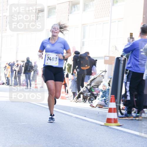 06.10.2024 - 19. swb-Marathon Bremen Matties Gatica Varas http://msf.ph/oto/7363731 06.10.2024 10:41:00 Laufen 7403 meine-sportfotos.de