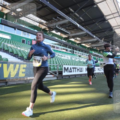 06.10.2024 - 19. swb-Marathon Bremen Yannick Fuchs http://msf.ph/oto/7363734 06.10.2024 10:33:45 Laufen im Stadion 7076, 7122, 7123, 7130, 7201, 7202, 7203, 7227, 7264, 7269, 7282, 7330, 7332, 7358, 7404, 7418, 7509, 7510, 7577, 7608, 7663, 7693, 7723, 7811, 7832, 7848, 7855, 7867, 7869, 7886, 7935, 7997, 8033, 8113, 8178, 8179, 8190, 8194, 8195, 8224, 8235, 8236, 8263, 8269, 8308, 8326, 8399, 8414, 8415, 8451, 8463, 8534, 8546, 8579, 8607, 8608, 8611, 8612, 8640, 8653, 8694, 8798, 9003, 9041, 9053, 9072, 9073 meine-sportfotos.de