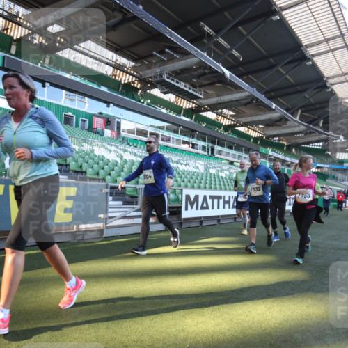 06.10.2024 - 19. swb-Marathon Bremen Yannick Fuchs http://msf.ph/oto/7363746 06.10.2024 10:33:47 Laufen im Stadion 7040, 7076, 7122, 7123, 7130, 7201, 7202, 7203, 7227, 7264, 7269, 7282, 7330, 7332, 7358, 7404, 7418, 7509, 7510, 7577, 7608, 7663, 7693, 7723, 7811, 7832, 7848, 7855, 7867, 7869, 7886, 7935, 7997, 8033, 8113, 8178, 8179, 8190, 8195, 8197, 8208, 8235, 8236, 8263, 8269, 8293, 8308, 8326, 8399, 8414, 8415, 8435, 8451, 8463, 8534, 8546, 8579, 8607, 8608, 8611, 8612, 8640, 8653, 8694, 8798, 9003, 9041, 9053, 9072, 9073 meine-sportfotos.de
