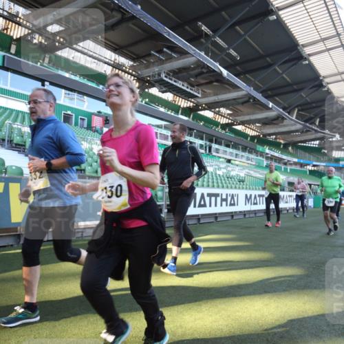 06.10.2024 - 19. swb-Marathon Bremen Yannick Fuchs http://msf.ph/oto/7363768 06.10.2024 10:33:49 Laufen im Stadion 7040, 7076, 7122, 7123, 7130, 7201, 7202, 7203, 7227, 7264, 7269, 7282, 7330, 7332, 7358, 7404, 7418, 7577, 7608, 7663, 7693, 7718, 7723, 7811, 7832, 7848, 7855, 7867, 7869, 7886, 7935, 7997, 8033, 8113, 8178, 8179, 8190, 8195, 8197, 8208, 8235, 8236, 8263, 8269, 8293, 8308, 8326, 8382, 8399, 8414, 8415, 8435, 8451, 8463, 8534, 8546, 8579, 8607, 8608, 8611, 8612, 8640, 8653, 8694, 8707, 8798, 9003, 9041, 9053, 9072, 9073 meine-sportfotos.de