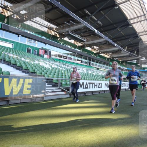 06.10.2024 - 19. swb-Marathon Bremen Yannick Fuchs http://msf.ph/oto/7363783 06.10.2024 10:33:52 Laufen im Stadion 7040, 7076, 7122, 7123, 7130, 7201, 7202, 7203, 7227, 7264, 7269, 7282, 7330, 7332, 7358, 7404, 7418, 7577, 7608, 7663, 7693, 7718, 7723, 7811, 7832, 7848, 7855, 7867, 7869, 7886, 7935, 7997, 8005, 8006, 8033, 8113, 8178, 8179, 8190, 8195, 8197, 8208, 8235, 8236, 8263, 8269, 8293, 8308, 8326, 8338, 8382, 8399, 8414, 8415, 8435, 8463, 8534, 8546, 8579, 8607, 8608, 8611, 8612, 8640, 8653, 8694, 8707, 8798, 9003, 9041, 9053, 9072, 9073 meine-sportfotos.de