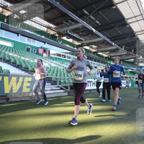 06.10.2024 - 19. swb-Marathon Bremen Yannick Fuchs http://msf.ph/oto/7363790 06.10.2024 10:33:53 Laufen im Stadion 7040, 7076, 7122, 7123, 7130, 7201, 7202, 7203, 7227, 7264, 7269, 7282, 7330, 7332, 7358, 7404, 7418, 7577, 7608, 7663, 7693, 7718, 7723, 7811, 7832, 7848, 7855, 7867, 7869, 7886, 7935, 7997, 8005, 8006, 8017, 8033, 8107, 8113, 8178, 8179, 8190, 8195, 8197, 8208, 8235, 8236, 8263, 8269, 8293, 8326, 8338, 8382, 8399, 8414, 8415, 8435, 8463, 8534, 8546, 8572, 8579, 8607, 8608, 8611, 8612, 8640, 8644, 8653, 8694, 8707, 8798, 9003, 9053, 9072, 9073 meine-sportfotos.de