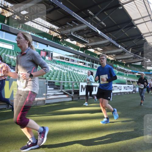 06.10.2024 - 19. swb-Marathon Bremen Yannick Fuchs http://msf.ph/oto/7363803 06.10.2024 10:33:53 Laufen im Stadion 7040, 7076, 7122, 7123, 7130, 7201, 7202, 7203, 7227, 7264, 7269, 7282, 7330, 7332, 7358, 7404, 7418, 7577, 7608, 7663, 7693, 7718, 7723, 7811, 7832, 7848, 7855, 7867, 7869, 7886, 7935, 7997, 8005, 8006, 8017, 8033, 8107, 8113, 8178, 8179, 8190, 8195, 8197, 8208, 8235, 8236, 8263, 8269, 8293, 8326, 8338, 8382, 8399, 8414, 8415, 8435, 8463, 8534, 8546, 8572, 8579, 8607, 8608, 8611, 8612, 8640, 8644, 8653, 8694, 8707, 8798, 9003, 9053, 9072, 9073 meine-sportfotos.de