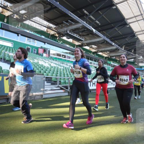 06.10.2024 - 19. swb-Marathon Bremen Yannick Fuchs http://msf.ph/oto/7363844 06.10.2024 10:34:00 Laufen im Stadion 7040, 7048, 7076, 7122, 7123, 7130, 7202, 7203, 7227, 7264, 7282, 7330, 7332, 7358, 7395, 7404, 7418, 7577, 7663, 7693, 7718, 7723, 7745, 7811, 7832, 7844, 7848, 7855, 7867, 7869, 7886, 7909, 7910, 7929, 7935, 7987, 7997, 8005, 8006, 8017, 8027, 8033, 8107, 8113, 8178, 8179, 8190, 8197, 8208, 8229, 8235, 8236, 8263, 8269, 8283, 8293, 8326, 8338, 8382, 8398, 8399, 8414, 8415, 8435, 8463, 8546, 8550, 8572, 8579, 8607, 8608, 8612, 8640, 8644, 8694, 8707, 8798 meine-sportfotos.de