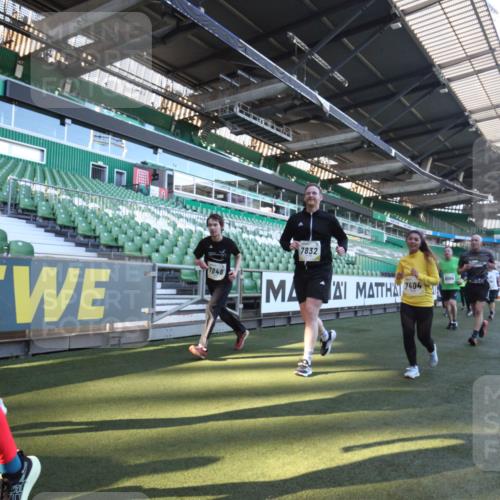 06.10.2024 - 19. swb-Marathon Bremen Yannick Fuchs http://msf.ph/oto/7363860 06.10.2024 10:34:01 Laufen im Stadion 7040, 7048, 7076, 7122, 7123, 7130, 7202, 7203, 7221, 7223, 7227, 7264, 7282, 7330, 7332, 7358, 7395, 7404, 7418, 7577, 7663, 7693, 7718, 7723, 7745, 7775, 7811, 7832, 7844, 7848, 7855, 7867, 7869, 7886, 7909, 7910, 7929, 7935, 7987, 7997, 8005, 8006, 8017, 8027, 8033, 8107, 8113, 8178, 8179, 8190, 8197, 8208, 8229, 8235, 8236, 8263, 8269, 8283, 8293, 8326, 8338, 8382, 8398, 8399, 8414, 8415, 8435, 8463, 8546, 8550, 8572, 8579, 8607, 8608, 8612, 8640, 8644, 8694, 8707 meine-sportfotos.de