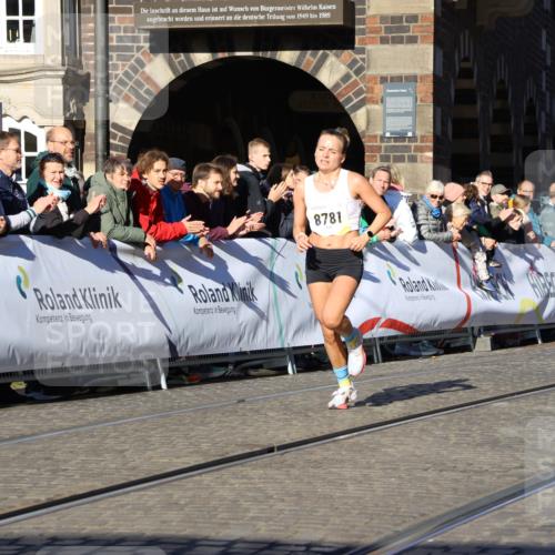06.10.2024 - 19. swb-Marathon Bremen Strokosch-Dieckow http://msf.ph/oto/7363921 06.10.2024 10:38:43 Ziel 8781, 8956, 9122 meine-sportfotos.de