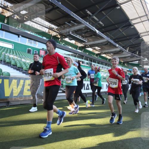 06.10.2024 - 19. swb-Marathon Bremen Yannick Fuchs http://msf.ph/oto/7363948 06.10.2024 10:34:13 Laufen im Stadion 7040, 7048, 7122, 7130, 7221, 7223, 7227, 7242, 7255, 7262, 7264, 7352, 7377, 7383, 7395, 7404, 7418, 7446, 7507, 7532, 7693, 7718, 7722, 7723, 7745, 7775, 7811, 7832, 7844, 7848, 7886, 7909, 7910, 7918, 7929, 7935, 7971, 7980, 7987, 8005, 8006, 8017, 8027, 8033, 8107, 8115, 8178, 8179, 8190, 8197, 8203, 8208, 8229, 8235, 8236, 8270, 8283, 8293, 8326, 8338, 8382, 8398, 8399, 8414, 8415, 8435, 8463, 8546, 8550, 8572, 8607, 8612, 8640, 8644, 8670, 8694, 8707, 8736, 9015 meine-sportfotos.de