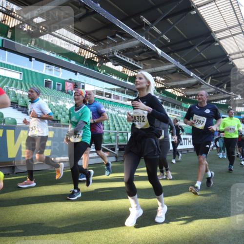 06.10.2024 - 19. swb-Marathon Bremen Yannick Fuchs http://msf.ph/oto/7363964 06.10.2024 10:34:14 Laufen im Stadion 7040, 7048, 7122, 7130, 7221, 7223, 7227, 7242, 7255, 7262, 7264, 7352, 7377, 7383, 7395, 7404, 7418, 7446, 7507, 7532, 7693, 7718, 7722, 7723, 7745, 7775, 7811, 7832, 7844, 7848, 7886, 7909, 7910, 7918, 7929, 7935, 7971, 7980, 7987, 8005, 8006, 8017, 8027, 8033, 8107, 8115, 8122, 8178, 8179, 8190, 8197, 8203, 8208, 8229, 8235, 8236, 8270, 8283, 8293, 8326, 8338, 8382, 8398, 8399, 8414, 8415, 8435, 8463, 8546, 8550, 8572, 8612, 8640, 8644, 8670, 8694, 8707, 8736, 9015 meine-sportfotos.de