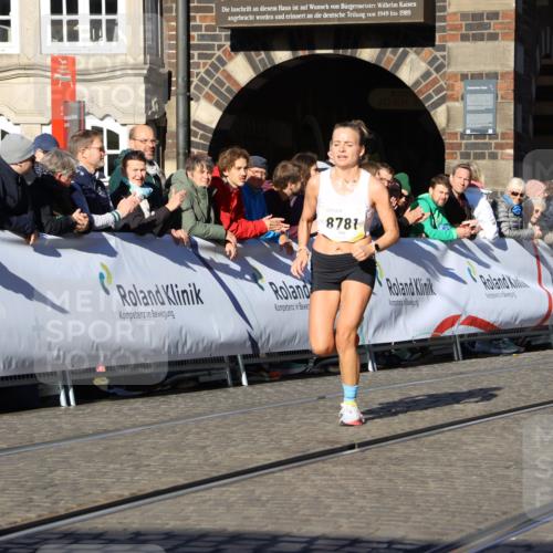 06.10.2024 - 19. swb-Marathon Bremen Strokosch-Dieckow http://msf.ph/oto/7363973 06.10.2024 10:38:43 Ziel 8781, 8956, 9122 meine-sportfotos.de