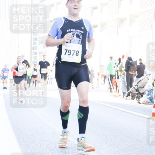 06.10.2024 - 19. swb-Marathon Bremen Matties Gatica Varas http://msf.ph/oto/7363976 06.10.2024 10:41:07 Laufen 8239, 7887, 7978 meine-sportfotos.de