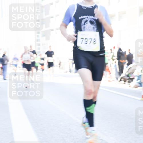 06.10.2024 - 19. swb-Marathon Bremen Matties Gatica Varas http://msf.ph/oto/7363989 06.10.2024 10:41:08 Laufen 7978 meine-sportfotos.de