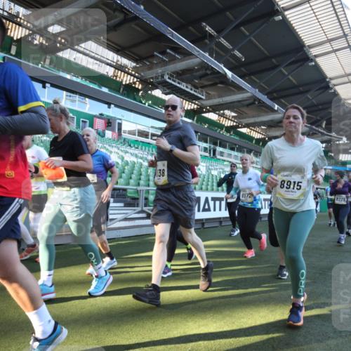 06.10.2024 - 19. swb-Marathon Bremen Yannick Fuchs http://msf.ph/oto/7364020 06.10.2024 10:34:18 Laufen im Stadion 7040, 7048, 7130, 7221, 7223, 7227, 7242, 7255, 7262, 7352, 7377, 7383, 7395, 7436, 7446, 7507, 7532, 7693, 7718, 7722, 7745, 7775, 7811, 7832, 7844, 7848, 7909, 7910, 7918, 7929, 7935, 7971, 7980, 7987, 8005, 8006, 8017, 8027, 8033, 8107, 8115, 8122, 8178, 8179, 8190, 8197, 8203, 8208, 8229, 8235, 8236, 8270, 8283, 8293, 8326, 8338, 8363, 8382, 8398, 8399, 8414, 8415, 8435, 8463, 8546, 8550, 8572, 8640, 8644, 8670, 8678, 8694, 8707, 8736, 9015 meine-sportfotos.de