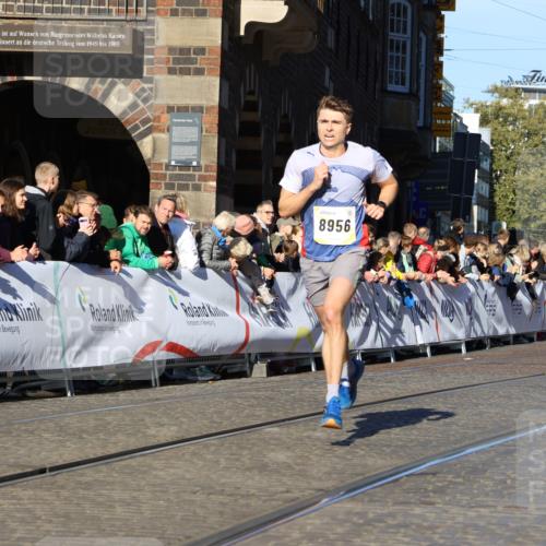 06.10.2024 - 19. swb-Marathon Bremen Strokosch-Dieckow http://msf.ph/oto/7364024 06.10.2024 10:38:49 Ziel 8956, 9122 meine-sportfotos.de