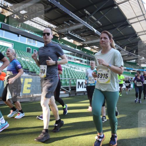 06.10.2024 - 19. swb-Marathon Bremen Yannick Fuchs http://msf.ph/oto/7364028 06.10.2024 10:34:19 Laufen im Stadion 7040, 7048, 7130, 7221, 7223, 7227, 7242, 7255, 7262, 7352, 7377, 7383, 7395, 7436, 7446, 7507, 7532, 7693, 7718, 7722, 7745, 7775, 7811, 7832, 7844, 7848, 7909, 7910, 7918, 7929, 7935, 7971, 7980, 7987, 8005, 8006, 8017, 8027, 8033, 8085, 8107, 8115, 8122, 8178, 8179, 8190, 8197, 8203, 8208, 8229, 8235, 8236, 8270, 8283, 8293, 8326, 8338, 8363, 8382, 8398, 8399, 8414, 8415, 8435, 8463, 8546, 8550, 8572, 8640, 8644, 8670, 8678, 8694, 8707, 8736, 9015 meine-sportfotos.de