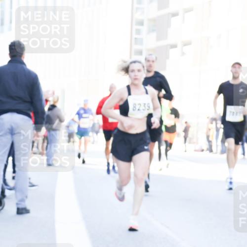 06.10.2024 - 19. swb-Marathon Bremen Matties Gatica Varas http://msf.ph/oto/7364039 06.10.2024 10:41:09 Laufen 8239 meine-sportfotos.de