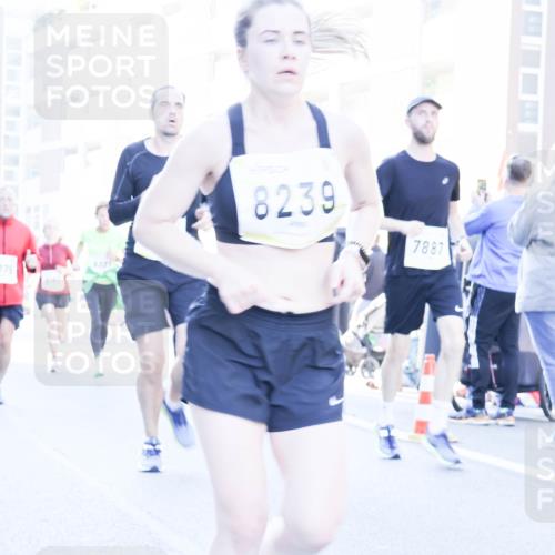 06.10.2024 - 19. swb-Marathon Bremen Matties Gatica Varas http://msf.ph/oto/7364094 06.10.2024 10:41:11 Laufen 775, 197, 321, 8239, 7887 meine-sportfotos.de