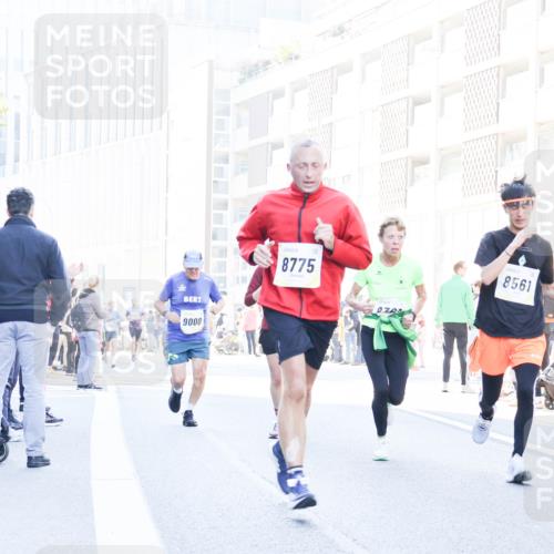 06.10.2024 - 19. swb-Marathon Bremen Matties Gatica Varas http://msf.ph/oto/7364142 06.10.2024 10:41:13 Laufen 7508, 9000, 8775, 8561 meine-sportfotos.de