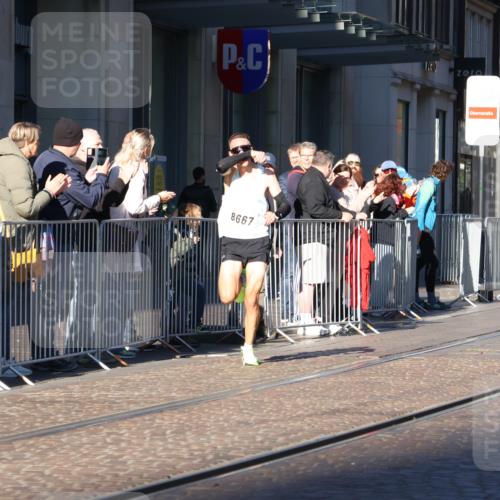 06.10.2024 - 19. swb-Marathon Bremen Strokosch-Dieckow http://msf.ph/oto/7364161 06.10.2024 10:25:49 Laufen 8667 meine-sportfotos.de
