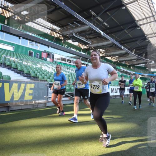 06.10.2024 - 19. swb-Marathon Bremen Yannick Fuchs http://msf.ph/oto/7364176 06.10.2024 10:34:35 Laufen im Stadion 7048, 7156, 7221, 7223, 7242, 7255, 7262, 7307, 7352, 7377, 7383, 7395, 7413, 7436, 7443, 7446, 7502, 7507, 7532, 7587, 7679, 7680, 7722, 7745, 7757, 7775, 7844, 7909, 7910, 7918, 7926, 7929, 7954, 7971, 7980, 7981, 7987, 8005, 8006, 8017, 8027, 8085, 8107, 8115, 8118, 8122, 8152, 8166, 8203, 8229, 8246, 8270, 8283, 8338, 8363, 8398, 8472, 8494, 8495, 8496, 8539, 8541, 8542, 8550, 8572, 8644, 8670, 8678, 8736, 8839, 8848, 9015 meine-sportfotos.de