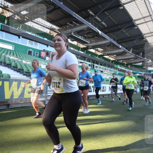 06.10.2024 - 19. swb-Marathon Bremen Yannick Fuchs http://msf.ph/oto/7364180 06.10.2024 10:34:35 Laufen im Stadion 7048, 7156, 7221, 7223, 7242, 7255, 7262, 7307, 7352, 7377, 7383, 7395, 7413, 7436, 7443, 7446, 7502, 7507, 7532, 7587, 7679, 7680, 7722, 7745, 7757, 7775, 7844, 7909, 7910, 7918, 7926, 7929, 7954, 7971, 7980, 7981, 7987, 8005, 8006, 8017, 8027, 8085, 8107, 8115, 8118, 8122, 8152, 8166, 8203, 8229, 8246, 8270, 8283, 8338, 8363, 8398, 8472, 8494, 8495, 8496, 8539, 8541, 8542, 8550, 8572, 8644, 8670, 8678, 8736, 8839, 8848, 9015 meine-sportfotos.de