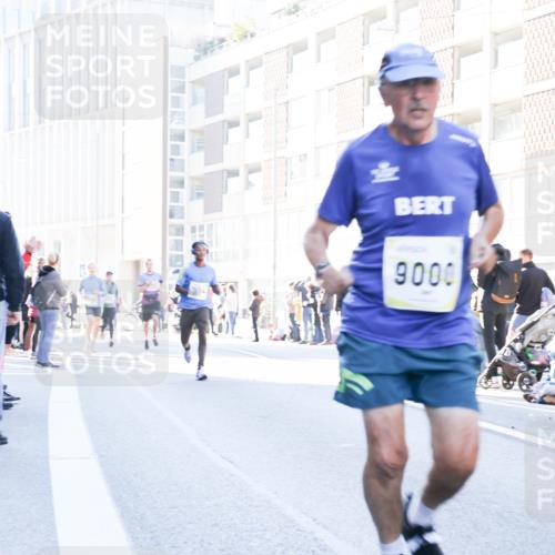 06.10.2024 - 19. swb-Marathon Bremen Matties Gatica Varas http://msf.ph/oto/7364299 06.10.2024 10:41:16 Laufen 9000 meine-sportfotos.de