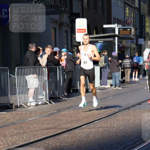 06.10.2024 - 19. swb-Marathon Bremen Strokosch-Dieckow http://msf.ph/oto/7364329 06.10.2024 10:26:27 Laufen 41, 8350, 8395, 8396 meine-sportfotos.de