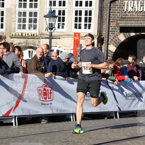 06.10.2024 - 19. swb-Marathon Bremen Strokosch-Dieckow http://msf.ph/oto/7364331 06.10.2024 10:39:08 Ziel 7157, 7655, 7993, 8275, 8466 meine-sportfotos.de
