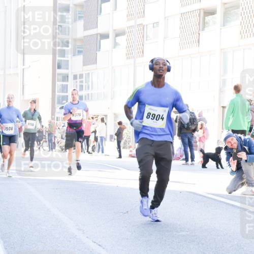 06.10.2024 - 19. swb-Marathon Bremen Matties Gatica Varas http://msf.ph/oto/7364344 06.10.2024 10:41:18 Laufen 7508, 9110, 8376, 8904 meine-sportfotos.de