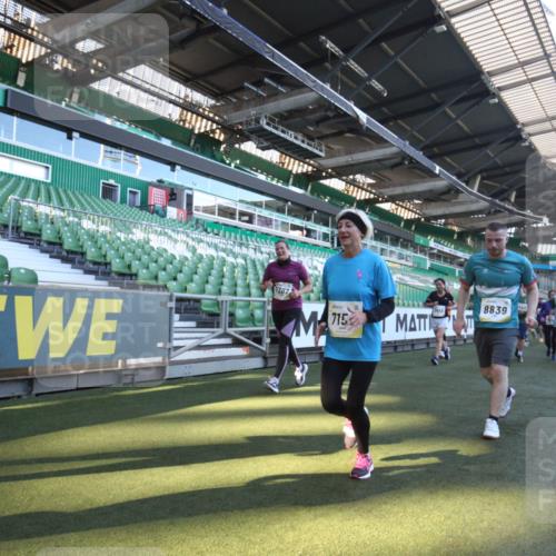 06.10.2024 - 19. swb-Marathon Bremen Yannick Fuchs http://msf.ph/oto/7364358 06.10.2024 10:34:50 Laufen im Stadion 7034, 7035, 7138, 7156, 7162, 7204, 7242, 7251, 7262, 7295, 7307, 7321, 7335, 7352, 7377, 7413, 7436, 7443, 7446, 7478, 7479, 7502, 7507, 7587, 7644, 7679, 7680, 7690, 7699, 7722, 7757, 7772, 7773, 7864, 7900, 7918, 7926, 7954, 7955, 7980, 7981, 8085, 8088, 8115, 8118, 8122, 8144, 8152, 8166, 8183, 8246, 8363, 8366, 8429, 8450, 8472, 8494, 8495, 8496, 8509, 8539, 8541, 8542, 8588, 8589, 8670, 8678, 8736, 8760, 8839, 8848, 9015 meine-sportfotos.de