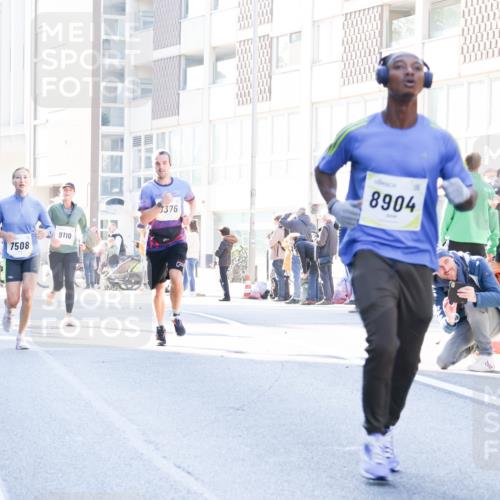 06.10.2024 - 19. swb-Marathon Bremen Matties Gatica Varas http://msf.ph/oto/7364373 06.10.2024 10:41:18 Laufen 9110, 7508, 3376, 8904 meine-sportfotos.de