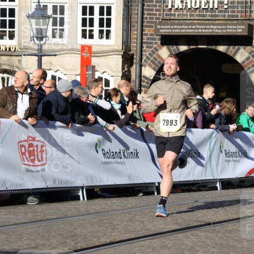 06.10.2024 - 19. swb-Marathon Bremen Strokosch-Dieckow http://msf.ph/oto/7364382 06.10.2024 10:39:12 Ziel 7157, 7655, 7993, 8275, 8466, 9033 meine-sportfotos.de