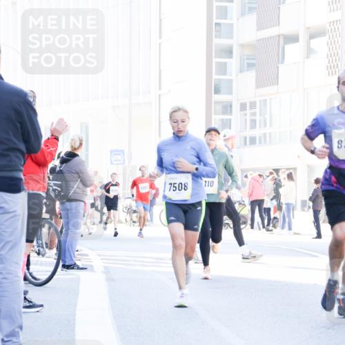 06.10.2024 - 19. swb-Marathon Bremen Matties Gatica Varas http://msf.ph/oto/7364440 06.10.2024 10:41:20 Laufen 8996, 8997, 7508, 110, 83 meine-sportfotos.de