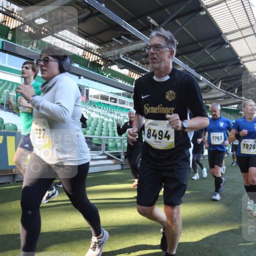 06.10.2024 - 19. swb-Marathon Bremen Yannick Fuchs http://msf.ph/oto/7364472 06.10.2024 10:34:56 Laufen im Stadion 7034, 7035, 7042, 7138, 7155, 7156, 7162, 7204, 7226, 7251, 7295, 7307, 7321, 7335, 7413, 7436, 7443, 7468, 7478, 7479, 7502, 7587, 7644, 7679, 7680, 7690, 7699, 7757, 7772, 7773, 7863, 7864, 7899, 7900, 7902, 7918, 7926, 7932, 7954, 7955, 7980, 7981, 8073, 8074, 8085, 8088, 8118, 8122, 8144, 8152, 8166, 8183, 8246, 8363, 8366, 8370, 8378, 8429, 8449, 8450, 8472, 8494, 8495, 8496, 8506, 8509, 8539, 8541, 8542, 8588, 8589, 8678, 8698, 8760, 8799, 8839, 8848, 9015 meine-sportfotos.de
