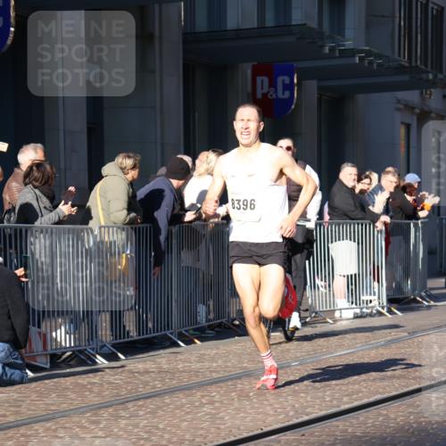 06.10.2024 - 19. swb-Marathon Bremen Strokosch-Dieckow http://msf.ph/oto/7364489 06.10.2024 10:26:34 Laufen 8350, 8395, 8396 meine-sportfotos.de