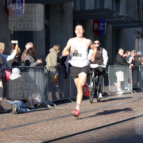 06.10.2024 - 19. swb-Marathon Bremen Strokosch-Dieckow http://msf.ph/oto/7364498 06.10.2024 10:26:34 Laufen 8350, 8395, 8396 meine-sportfotos.de