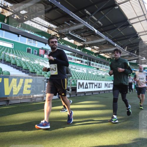 06.10.2024 - 19. swb-Marathon Bremen Yannick Fuchs http://msf.ph/oto/7364561 06.10.2024 10:34:59 Laufen im Stadion 7034, 7035, 7042, 7138, 7155, 7156, 7162, 7204, 7226, 7251, 7258, 7266, 7295, 7307, 7321, 7335, 7413, 7436, 7443, 7468, 7478, 7479, 7490, 7502, 7587, 7644, 7679, 7680, 7690, 7699, 7757, 7772, 7773, 7863, 7864, 7899, 7900, 7902, 7926, 7932, 7954, 7955, 7981, 8073, 8074, 8085, 8088, 8118, 8144, 8152, 8166, 8183, 8225, 8246, 8363, 8366, 8370, 8378, 8409, 8410, 8429, 8449, 8450, 8472, 8494, 8495, 8496, 8506, 8509, 8539, 8541, 8542, 8588, 8589, 8678, 8698, 8760, 8799, 8839, 8848 meine-sportfotos.de