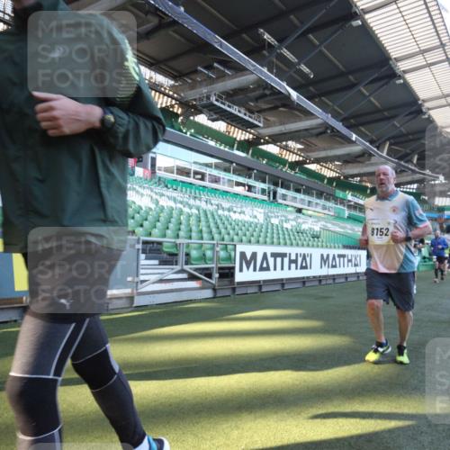 06.10.2024 - 19. swb-Marathon Bremen Yannick Fuchs http://msf.ph/oto/7364574 06.10.2024 10:35:00 Laufen im Stadion 7034, 7035, 7042, 7138, 7155, 7156, 7162, 7204, 7226, 7251, 7258, 7266, 7295, 7307, 7321, 7335, 7413, 7443, 7468, 7478, 7479, 7490, 7502, 7587, 7644, 7679, 7680, 7690, 7699, 7757, 7772, 7773, 7863, 7864, 7899, 7900, 7902, 7926, 7932, 7954, 7955, 7981, 8073, 8074, 8085, 8088, 8118, 8144, 8152, 8166, 8183, 8225, 8246, 8363, 8366, 8370, 8378, 8409, 8410, 8429, 8449, 8450, 8472, 8494, 8495, 8496, 8506, 8509, 8539, 8541, 8542, 8588, 8589, 8678, 8698, 8760, 8799, 8839, 8848 meine-sportfotos.de