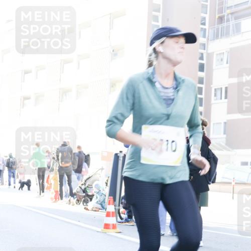 06.10.2024 - 19. swb-Marathon Bremen Matties Gatica Varas http://msf.ph/oto/7364598 06.10.2024 10:41:25 Laufen 2710 meine-sportfotos.de
