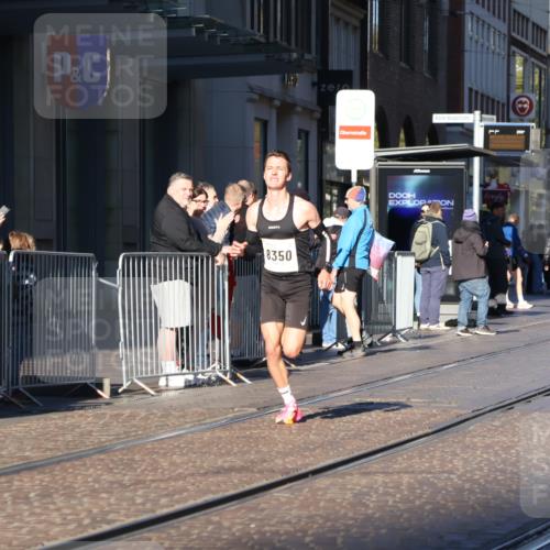 06.10.2024 - 19. swb-Marathon Bremen Strokosch-Dieckow http://msf.ph/oto/7364619 06.10.2024 10:26:40 Laufen 8350, 8395 meine-sportfotos.de