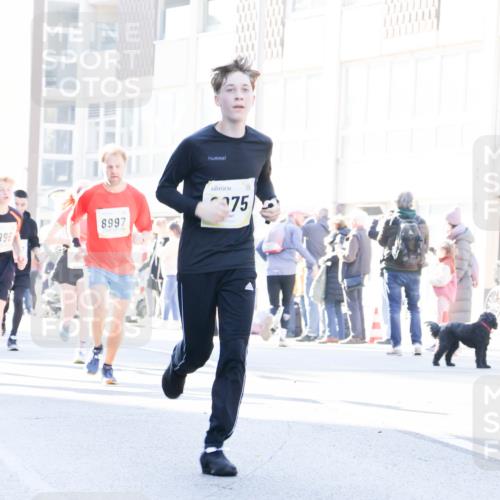 06.10.2024 - 19. swb-Marathon Bremen Matties Gatica Varas http://msf.ph/oto/7364640 06.10.2024 10:41:27 Laufen 996, 8997, 75 meine-sportfotos.de