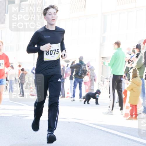 06.10.2024 - 19. swb-Marathon Bremen Matties Gatica Varas http://msf.ph/oto/7364659 06.10.2024 10:41:28 Laufen 97, 8075 meine-sportfotos.de