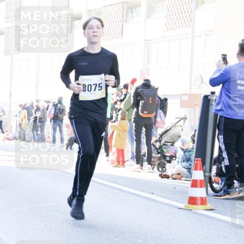 06.10.2024 - 19. swb-Marathon Bremen Matties Gatica Varas http://msf.ph/oto/7364690 06.10.2024 10:41:29 Laufen 8075 meine-sportfotos.de