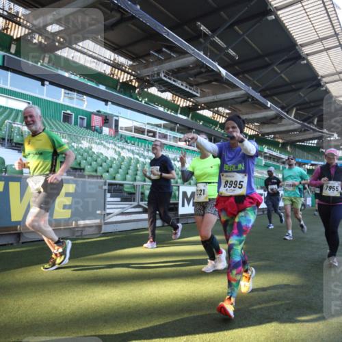 06.10.2024 - 19. swb-Marathon Bremen Yannick Fuchs http://msf.ph/oto/7364695 06.10.2024 10:35:09 Laufen im Stadion 7034, 7035, 7042, 7138, 7155, 7162, 7204, 7226, 7251, 7258, 7266, 7295, 7321, 7335, 7413, 7443, 7468, 7478, 7479, 7490, 7502, 7587, 7644, 7679, 7680, 7690, 7699, 7757, 7772, 7773, 7829, 7830, 7863, 7864, 7899, 7900, 7902, 7923, 7926, 7932, 7954, 7955, 7981, 8073, 8074, 8088, 8118, 8144, 8152, 8183, 8225, 8246, 8366, 8370, 8378, 8409, 8410, 8429, 8449, 8450, 8472, 8494, 8495, 8496, 8506, 8509, 8539, 8541, 8542, 8588, 8589, 8698, 8760, 8799, 8848 meine-sportfotos.de