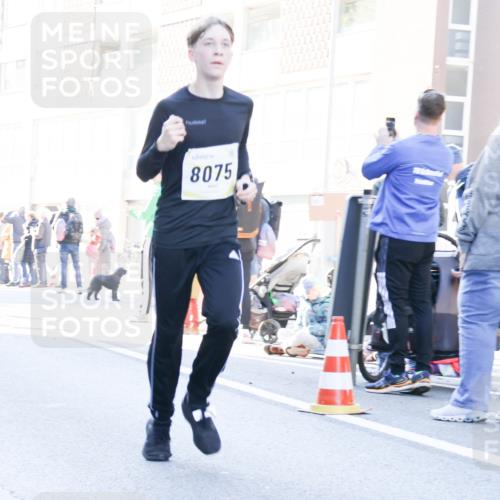 06.10.2024 - 19. swb-Marathon Bremen Matties Gatica Varas http://msf.ph/oto/7364705 06.10.2024 10:41:29 Laufen 8075 meine-sportfotos.de
