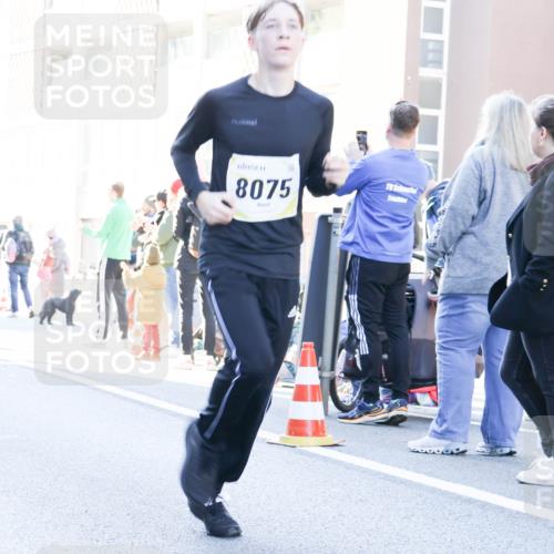 06.10.2024 - 19. swb-Marathon Bremen Matties Gatica Varas http://msf.ph/oto/7364719 06.10.2024 10:41:29 Laufen 8075 meine-sportfotos.de